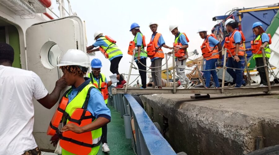 HUIB Students at Port de Douala