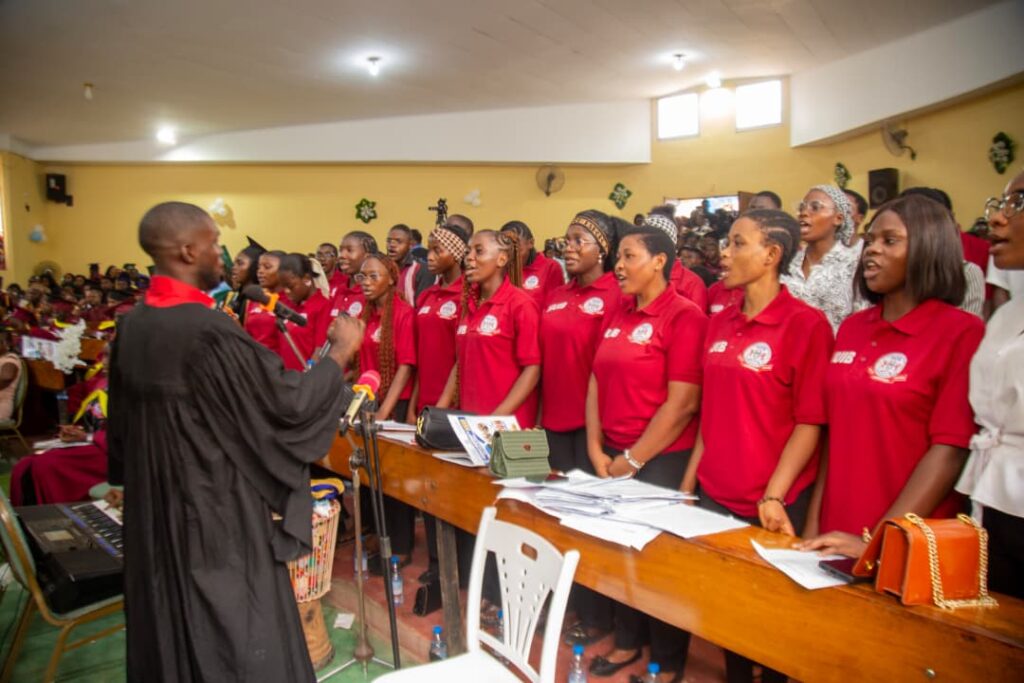 HUIB Choir entertaining the audience 