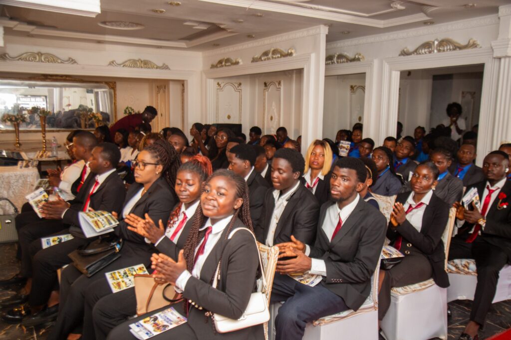 6c678174-3661-40e6-b117-822c8a8e6df9